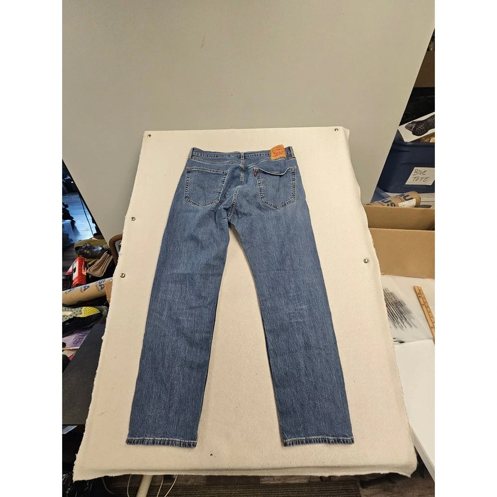 Levis 505 Regular Fit Straight Leg Jeans Mens 36x30 Medium Wash Blue Denim